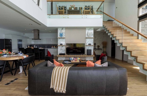 Kamala Villa | Luxury Kamala 4BR Oceanfront with Full Services
