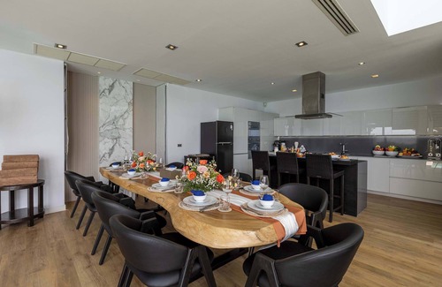 Kamala Villa | Luxury Kamala 4BR Oceanfront with Full Services