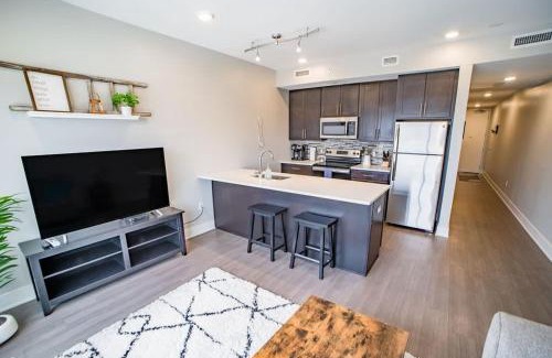 Heartside Apartment | Luxury King Bed Apt in Downtown GR