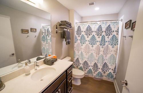 Heartside Apartment | Luxury King Bed Apt in Downtown GR