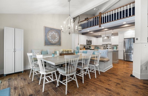Fontana Condo | Luxury Lakehouse @ Abbey Springs