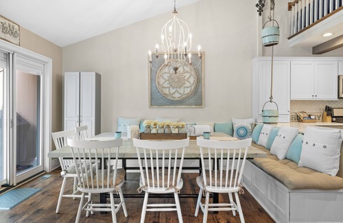 Fontana Condo | Luxury Lakehouse @ Abbey Springs