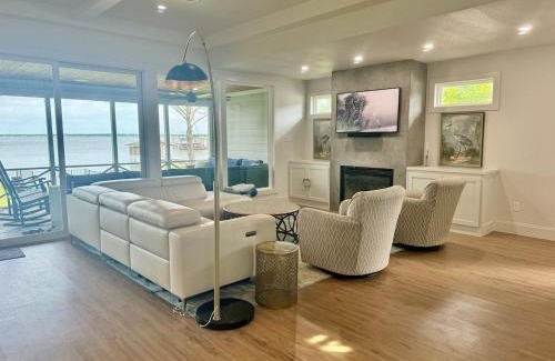 Tool House | Luxury Lake Front Retreat on Cedar Creek Lake