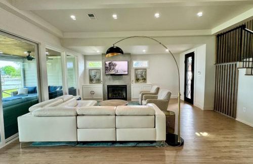 Tool House | Luxury Lake Front Retreat on Cedar Creek Lake