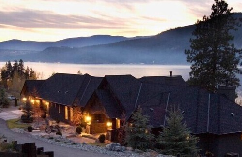 Central Okanagan House | Luxury Lake Home Retreat - Lake Country, Bc