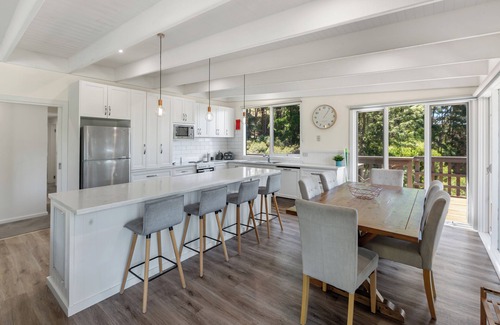 Goughs Bay House | Luxury Lake House on Lake Eildon and only 35km from Mt Buller for skiers.