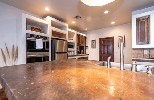Lawton House | Luxury Lake Main House