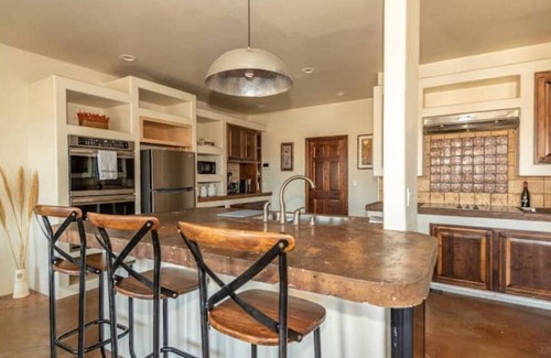 Lawton House | Luxury Lake Main House