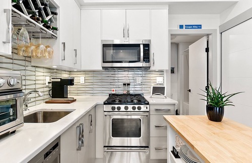 McKinley Condo | Luxury Lake View Studio with Pool and Hot Tub
