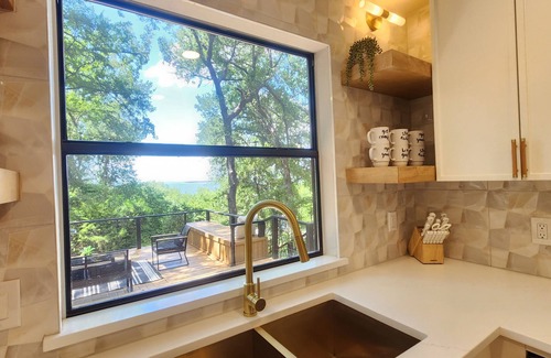 Denison Villa | Luxury Lake View Villa Near Eisenhower State Park