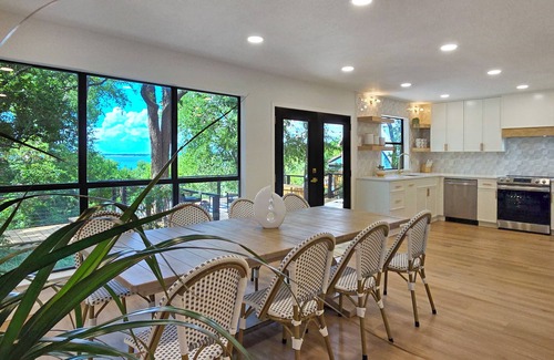 Denison Villa | Luxury Lake View Villa Near Eisenhower State Park