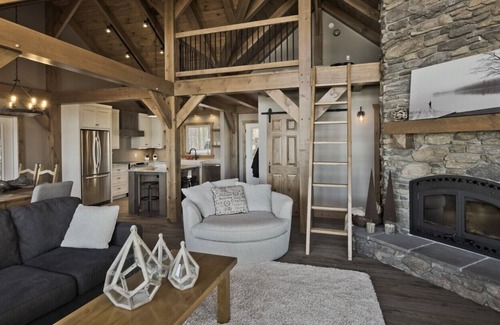 Caddy Lake Cottage | LUXURY LAKEFRONT COTTAGE