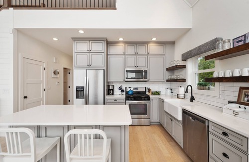 Delavan Lake House | Luxury Lakefront Home