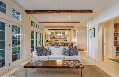 Union Pier House | LUXURY Lakefront Property on Private Beach with Stunning Lake Views and Sunsets