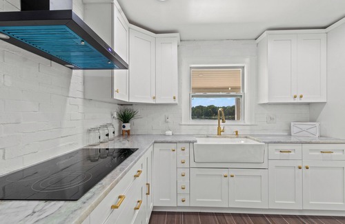 Land O' Lakes House | Luxury Lakefront Skiing & Boating Retreat in FL!