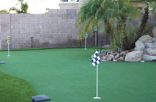 Mohawk HOA House | Luxury Lakehouse, Putting Green, Heated Pool with Sunken bar
