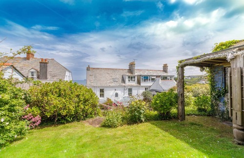 Port Isaac House | LUXURY LARGE 7 bedroom house Fantastic Sea Views sleeps up to 14.