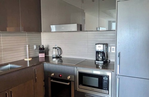 Downtown Edmonton Condo | Luxury Legends 1 Bedroom Suite 37th Floor!