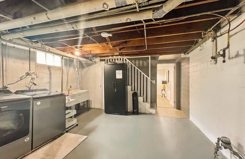 Linden Hills House | Luxury Linden Hills: 3BR + Lounge Near Bde Maka Ska