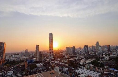 Phra Khanong Nuea Apartment | Luxury Lively Bangkok View Studio Room Next to BTS