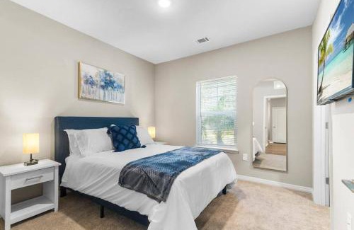 Melbourne Apartment | Luxury Living: 1BR Condo w/Resort-Style Amenities