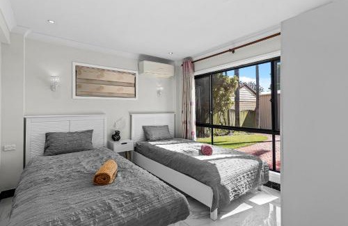 Wishart House | Luxury Living 2B2B in Southern Brisbane Parking