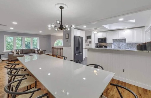 Monroe House | Luxury Living and Lush Grounds: Your Private Oasis!