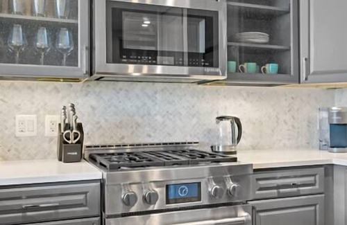 McLean Apartment | Luxury Living | Tysons | High Rise | Balcony