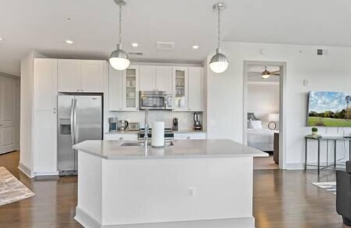 McLean Apartment | Luxury Living | Tysons | High Rise | Scenic Views