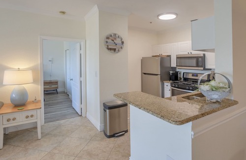 Clearwater Condo | Luxury, Location & Convenience. w/2 King Beds. pet friendly, waterfront views