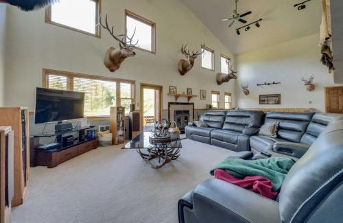 Glenrock House | Luxury Lodge in Nature Cozy Scenic Country Home