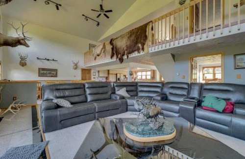 Glenrock House | Luxury Lodge in Nature Cozy Scenic Country Home