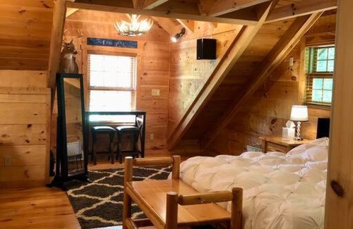 Waddy Villa | Luxury lodge in the heart of the Bluegrass