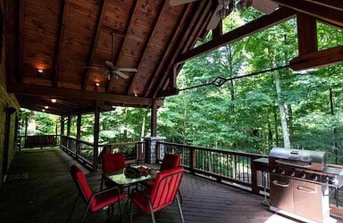 Waddy Villa | Luxury lodge in the heart of the Bluegrass