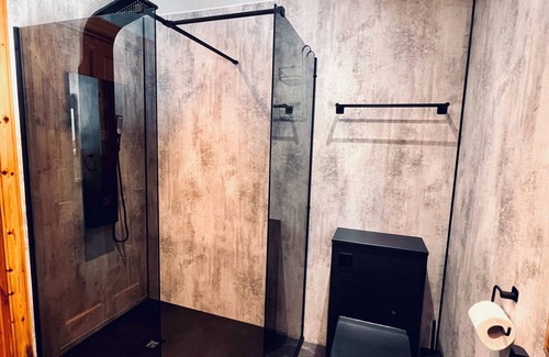 Foyers House | Luxury lodge on Loch Ness + hot tub & sauna