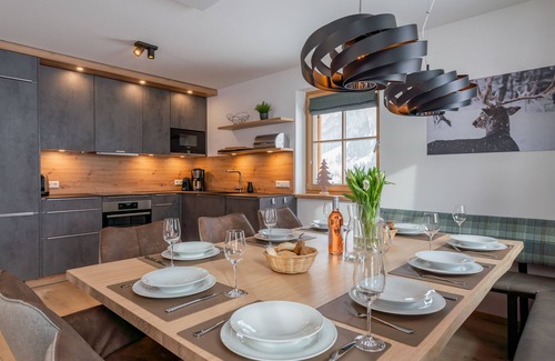 Donnersbachwald House | Luxury lodge with sauna and hottub near ski lift