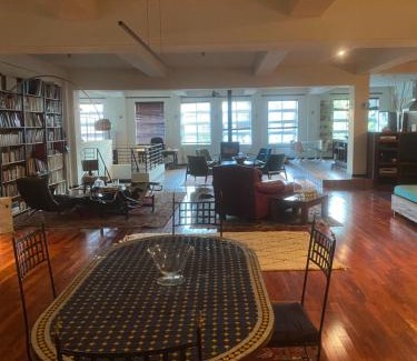 La Petite-Patrie House | Luxury Loft near Jean-Talon Market