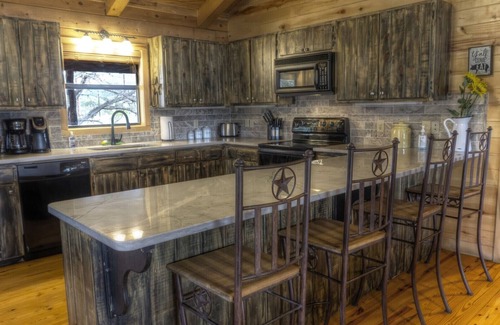 Rio Frio Cabin | LUXURY LOG CABIN #1 FRIO RIVER WATER FRONT