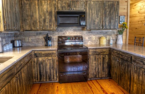 Rio Frio Cabin | LUXURY LOG CABIN #1 FRIO RIVER WATER FRONT
