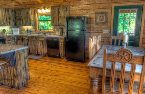 Rio Frio Cabin | LUXURY LOG CABIN #2 FRIO RIVER WATER FRONT
