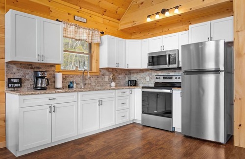 Schenevus Cabin | Luxury Log Cabin Lake Front Game room & Fire Pit