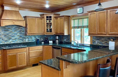 Twin Mountain House | Luxury Log Cabin w/Hot Tub! Sleeps 16.