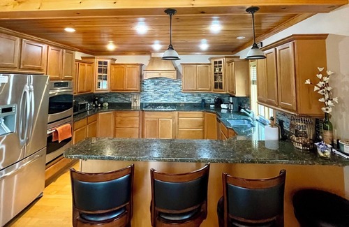 Twin Mountain House | Luxury Log Cabin w/Hot Tub! Sleeps 16.