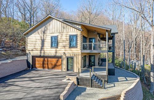 Laurel Ridge House | Luxury Log Cabin with lake view