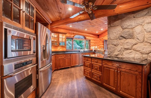 Nordic Estates Condo | Luxury log chalet | Private hot tub | Ski-in/out