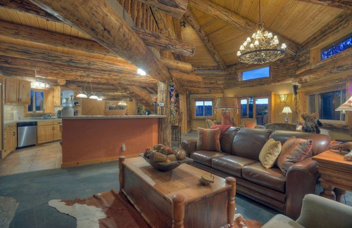 Durango West House | Luxury Log home on 40 Acres - Awesome Views and Decks - 7 Min to Durango