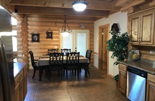 Toquerville Cabin | Luxury Log Home Retreat near Zion National Park