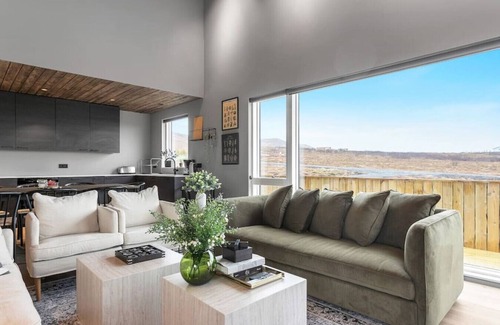 Selfoss Cabin | Luxury Log Home with a Hot Tub.