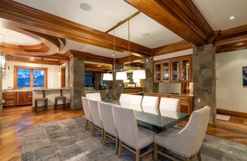 Mountain Village House | Luxury Lorian Lookout with plenty of amenities