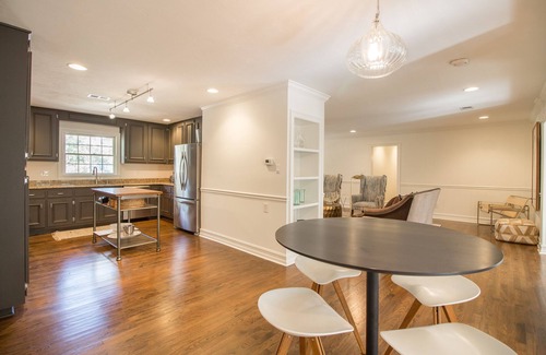 Tallahassee House | LUXURY MIDTOWN 4 total bedrooms/2 Master suites, bonus room, 3 bath, Sleeps 12+